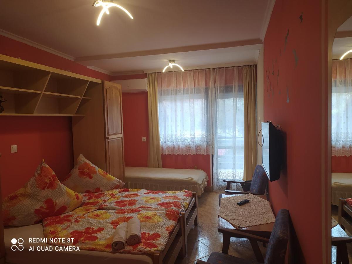 Apartmanhaz Gabriella Harkány Exteriér fotografie