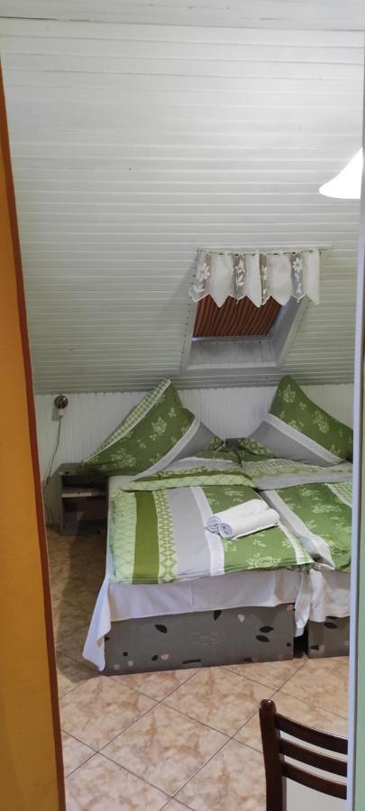 Apartmanhaz Gabriella Harkány Exteriér fotografie